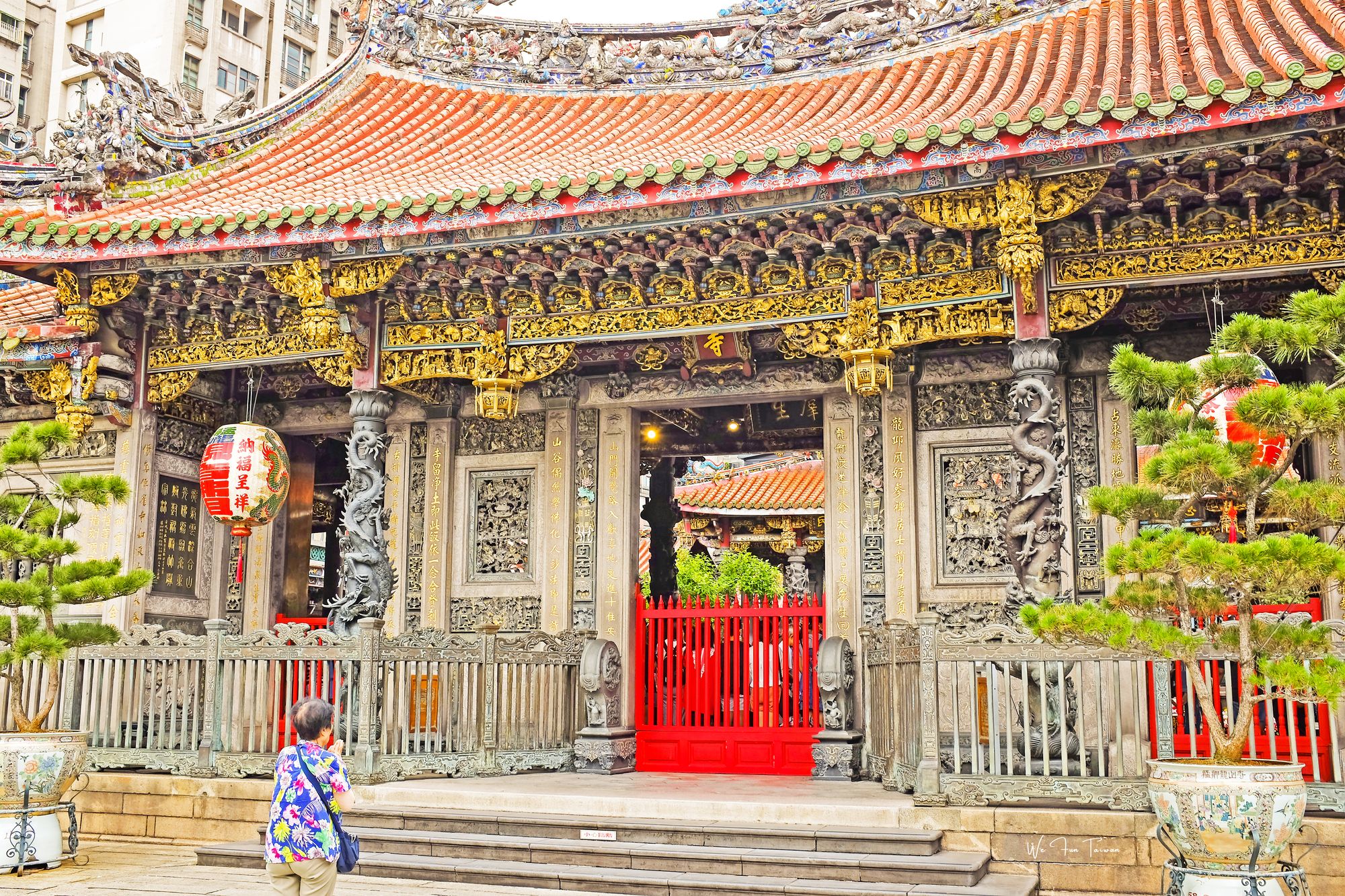 8 Things You Should Know About Longshan Temple